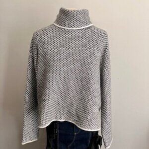 Christian Soriano white and black Turtle neck sweater size Medium